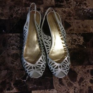 Beautiful Vince Camuto peep toe dress shoes